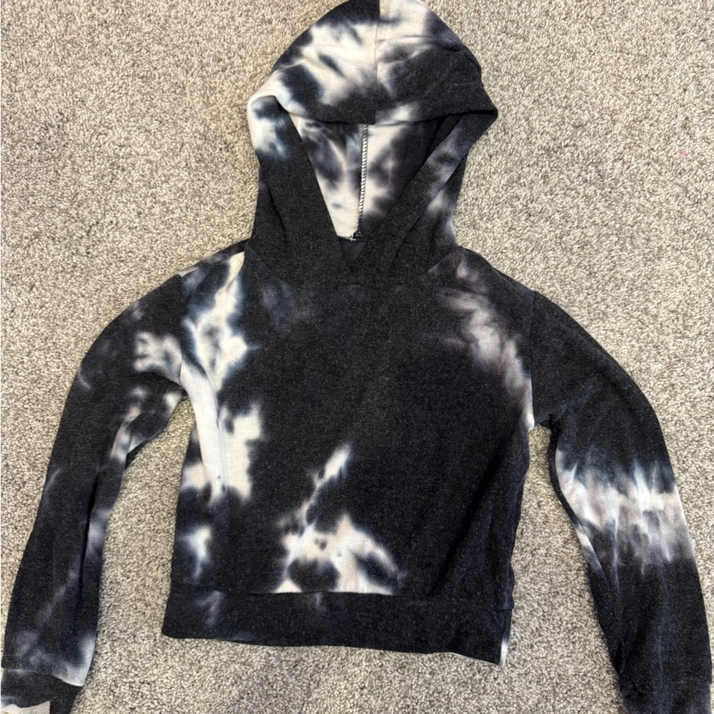 Girl long sleeves shirt with hoodie, black and white